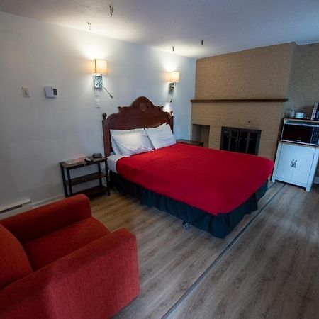 Motel Fleur De Lys Magog Dış mekan fotoğraf