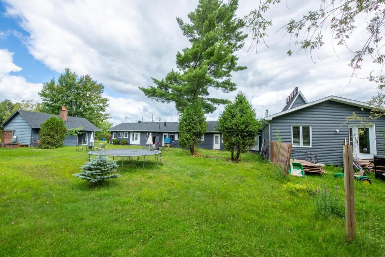 Motel Fleur De Lys Magog Dış mekan fotoğraf