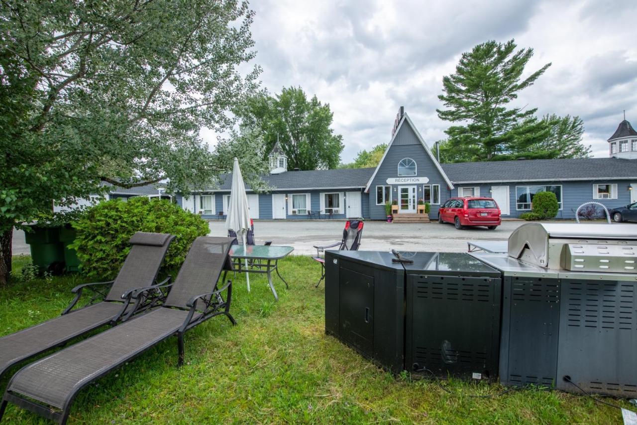 Motel Fleur De Lys Magog Dış mekan fotoğraf