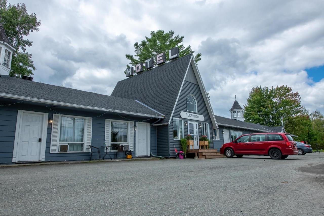 Motel Fleur De Lys Magog Dış mekan fotoğraf