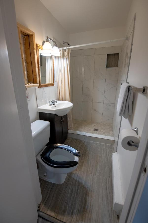 Motel Fleur De Lys Magog Dış mekan fotoğraf