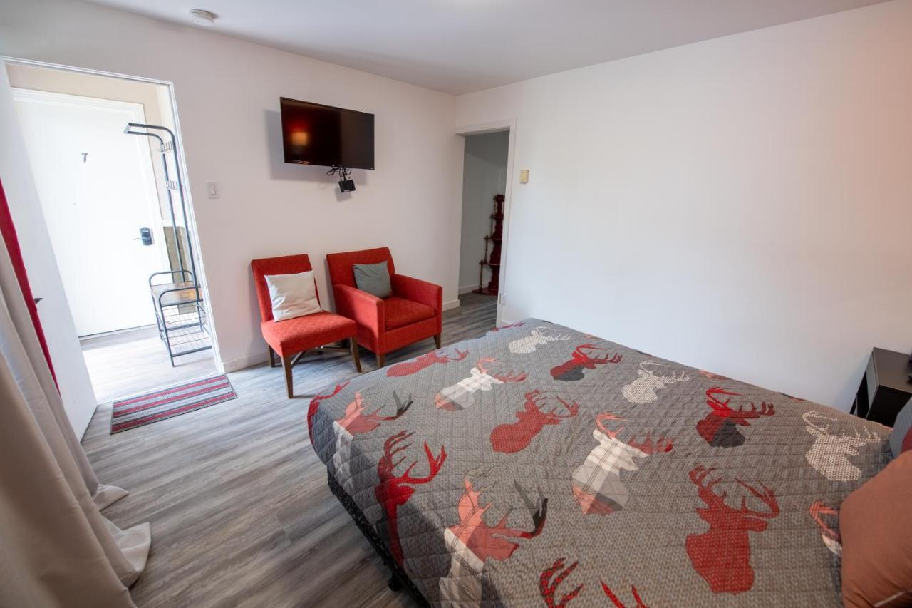 Motel Fleur De Lys Magog Dış mekan fotoğraf