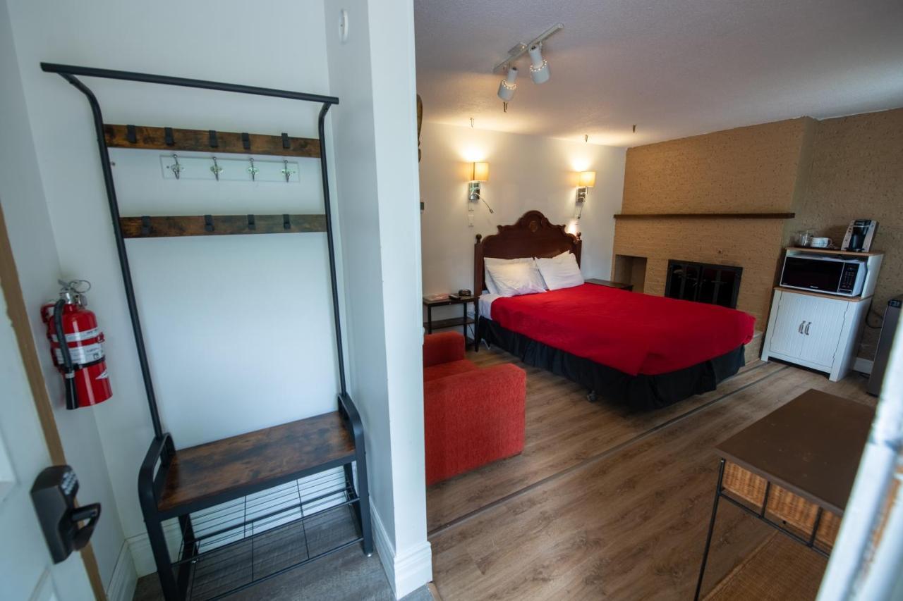 Motel Fleur De Lys Magog Dış mekan fotoğraf