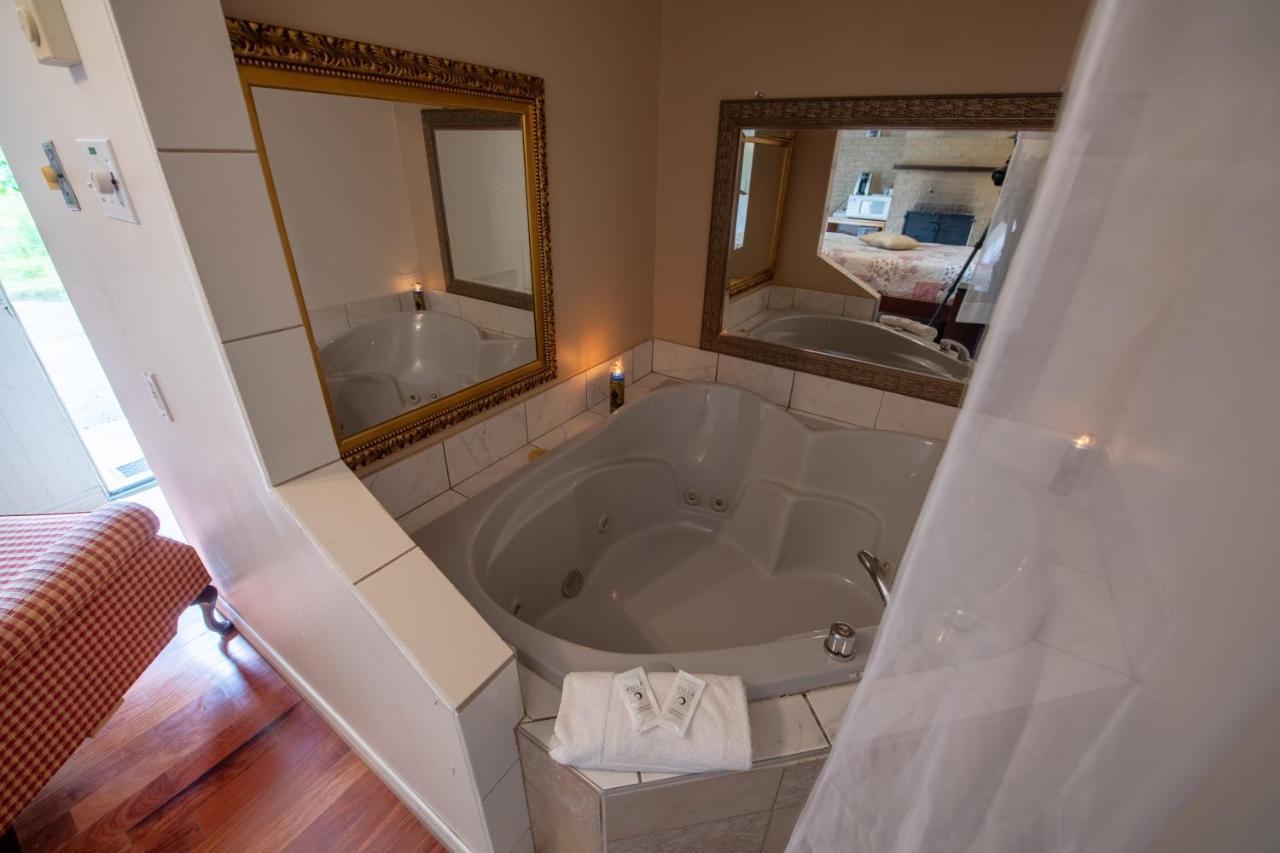 Motel Fleur De Lys Magog Dış mekan fotoğraf