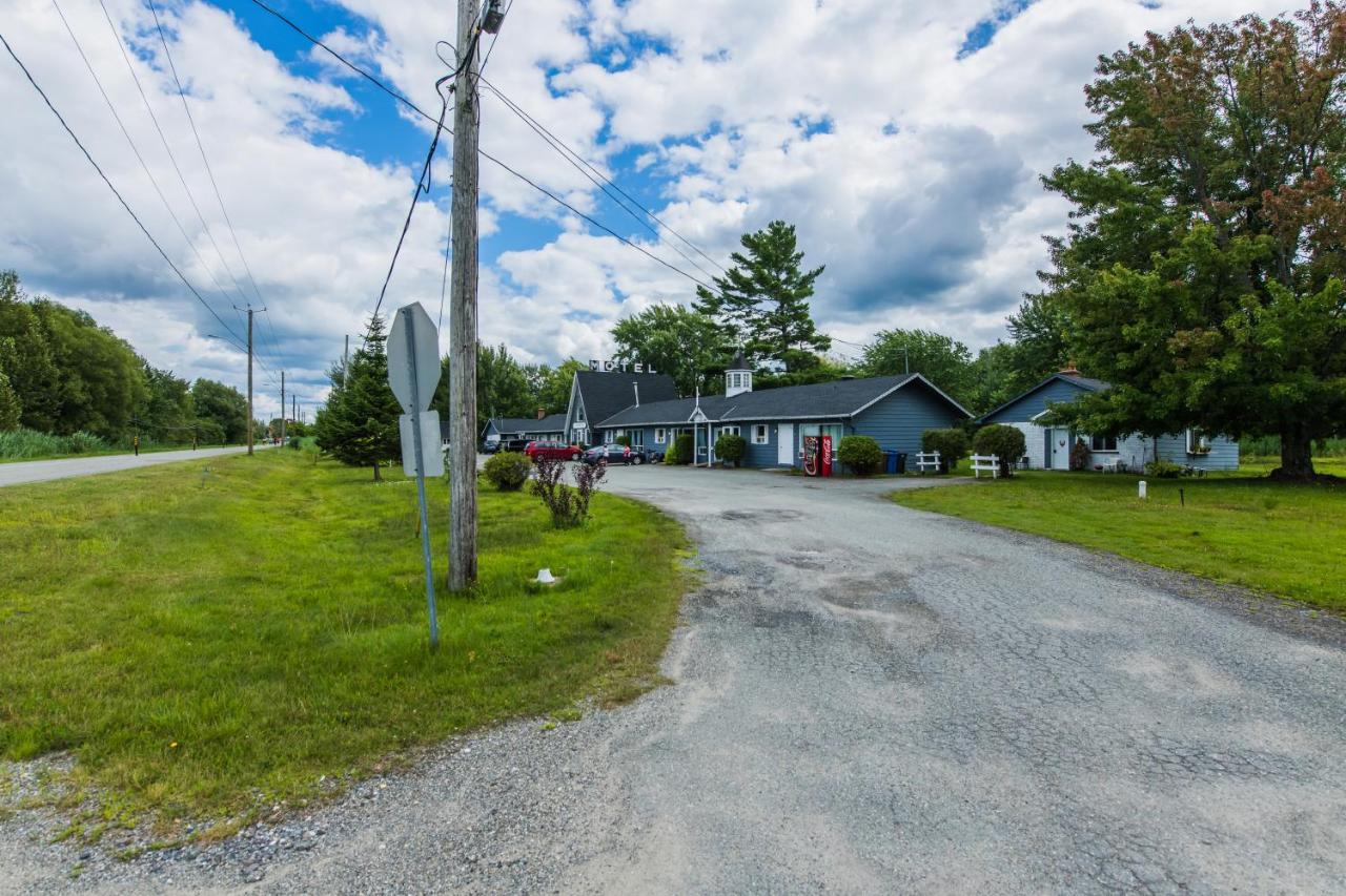 Motel Fleur De Lys Magog Dış mekan fotoğraf