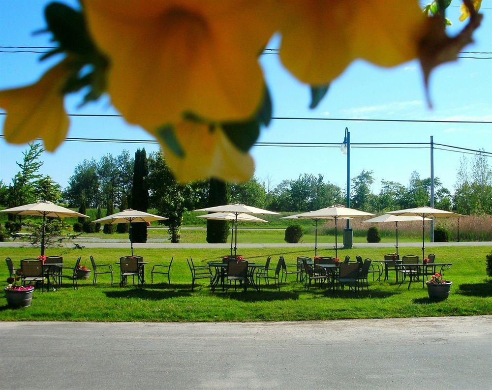 Motel Fleur De Lys Magog Dış mekan fotoğraf