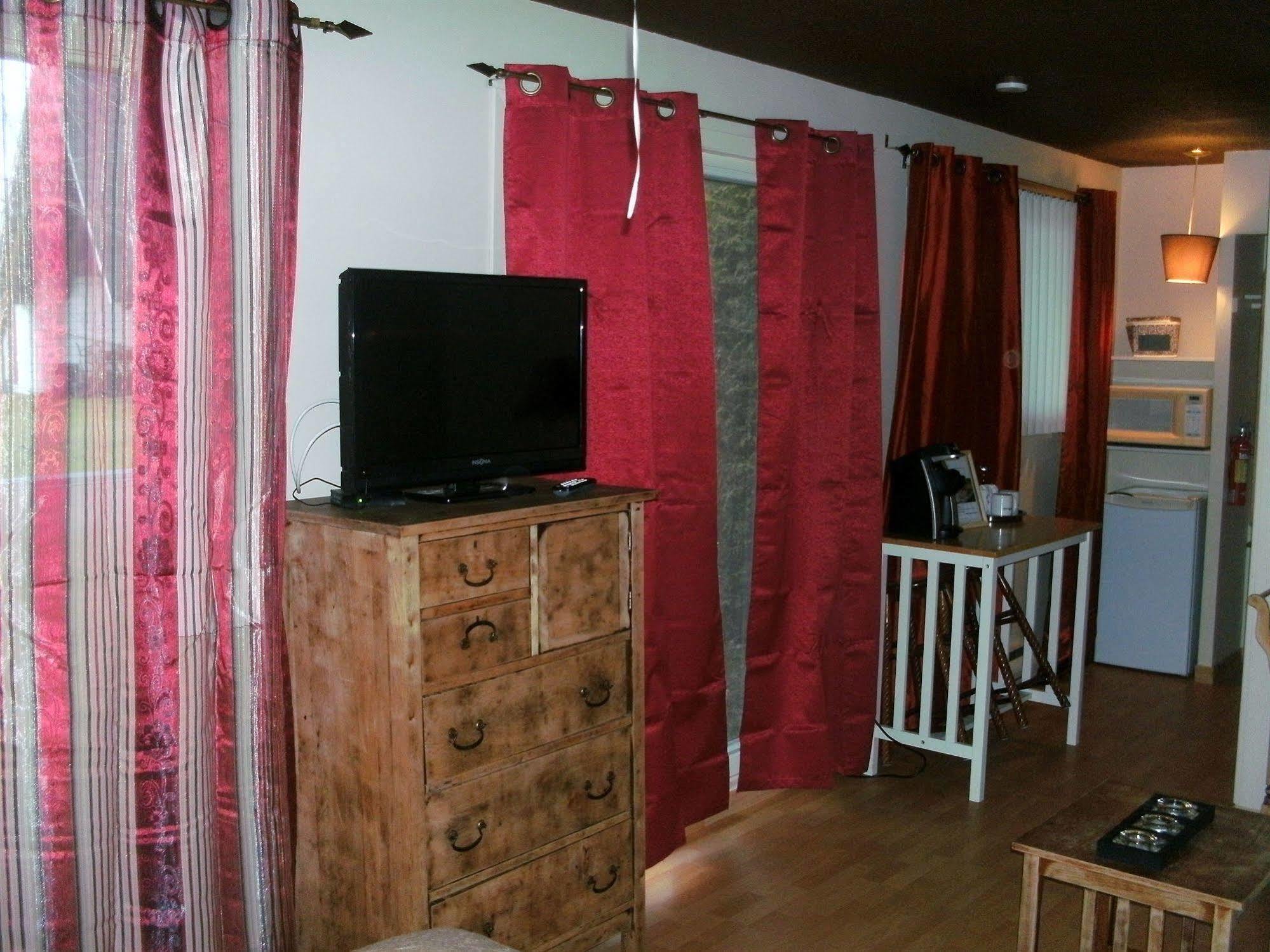 Motel Fleur De Lys Magog Dış mekan fotoğraf