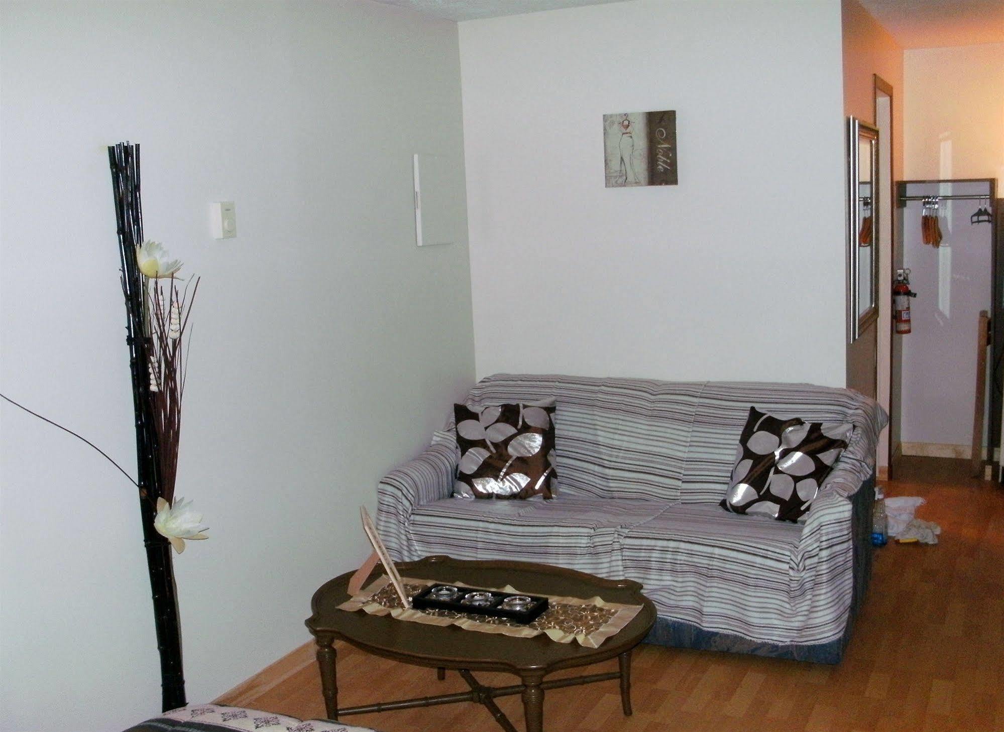 Motel Fleur De Lys Magog Dış mekan fotoğraf