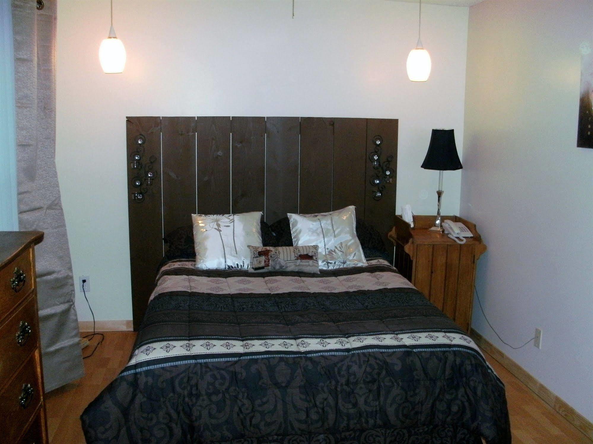 Motel Fleur De Lys Magog Dış mekan fotoğraf