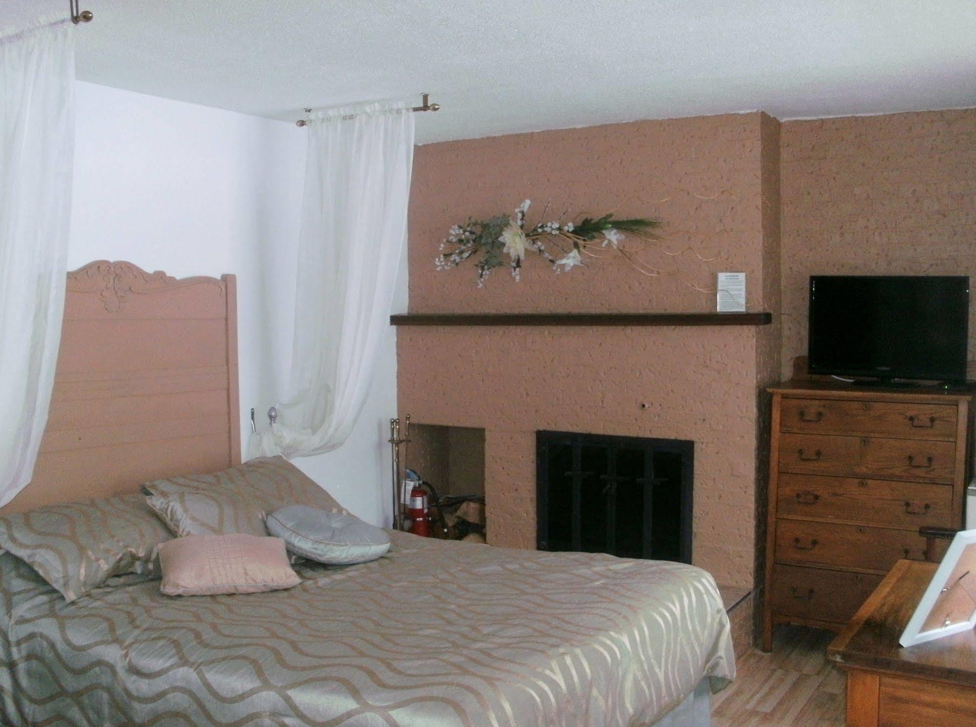 Motel Fleur De Lys Magog Dış mekan fotoğraf